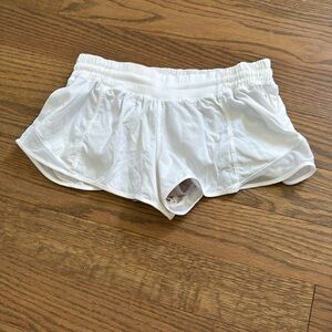 Lululemon 2.5” Hottie Hot Shorts. Size 4.  White with tan liner.